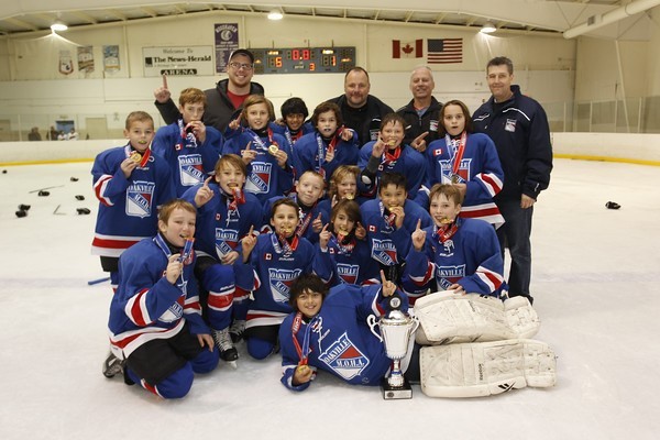 Minor_Peewee_Red_Ice_Dogs_-_Motown_Cup_2014.jpg