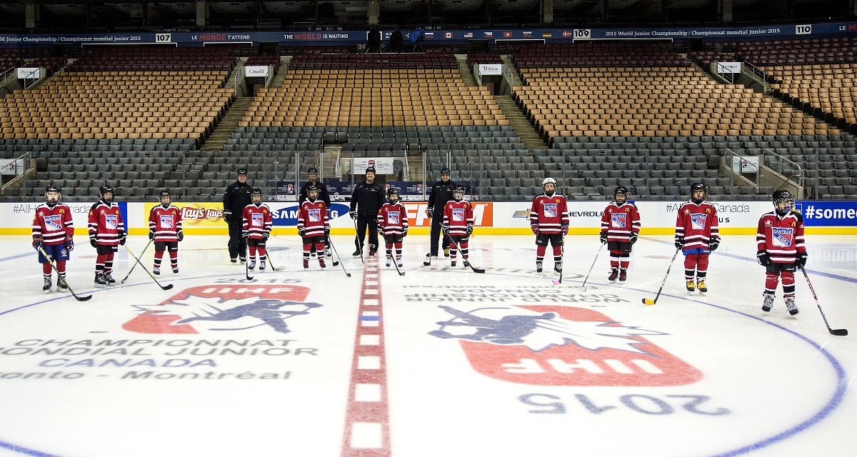 Atom_White_1_-_Oakville_RedHawks_ACC_2014.jpg